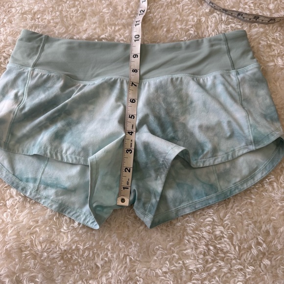 Lululemon Speed Up Low-Rise Lined Short 2.5" Size 4 - Picture 8 of 12